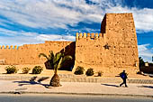Tiznit - Marocco meridionale. Le mura della medina. 